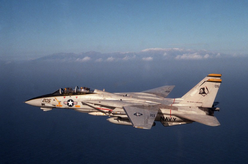 F-14A_VF-142_Ghostriders_Jan_1985