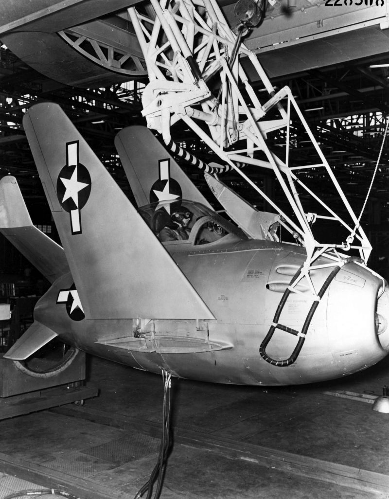 mcdonnell_xf-85_trapese.jpg