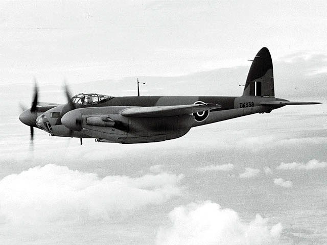 De_Havilland_DH-98_Mosquito_ExCC.jpg